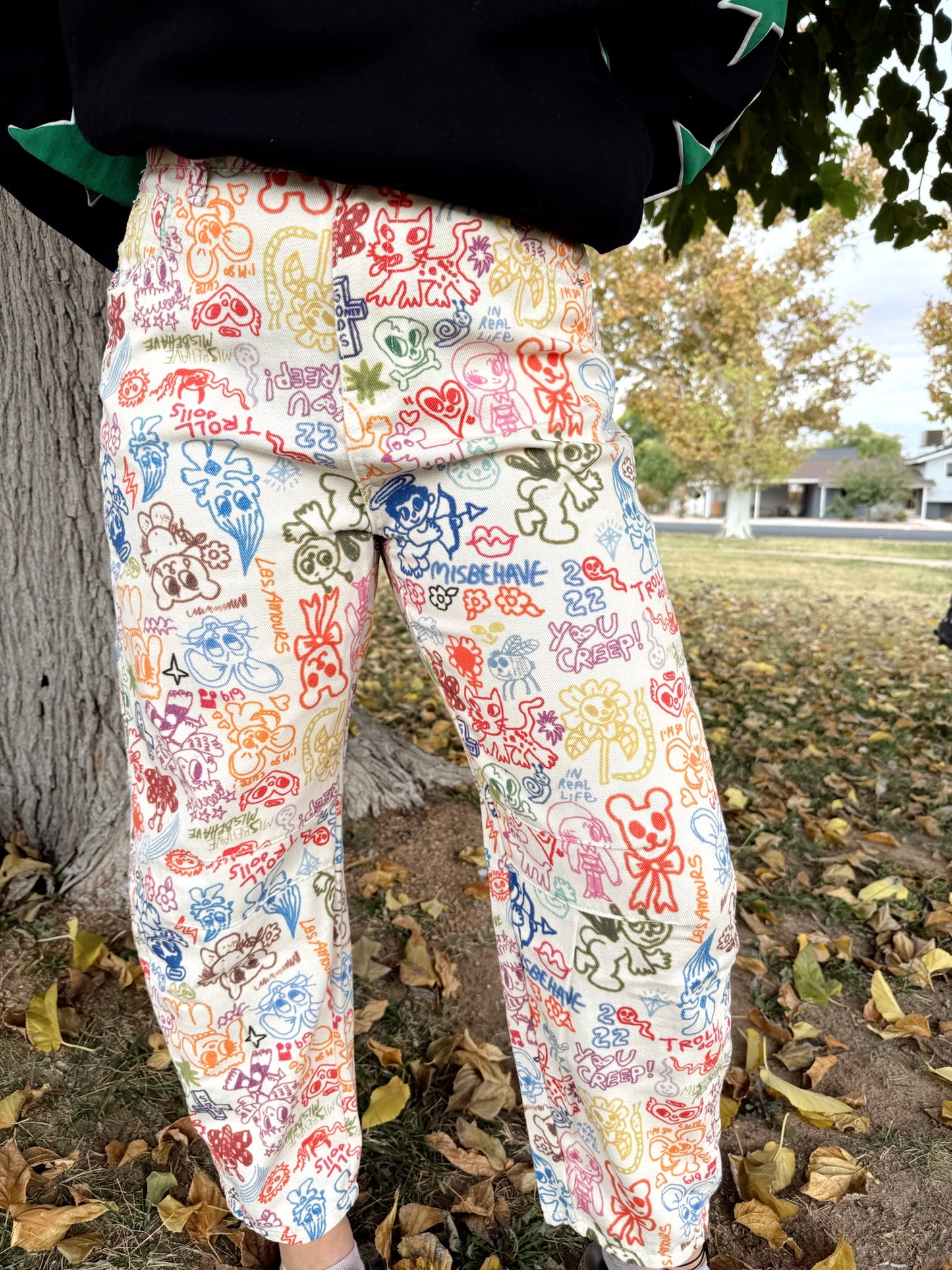 Graphic Barrel Jeans