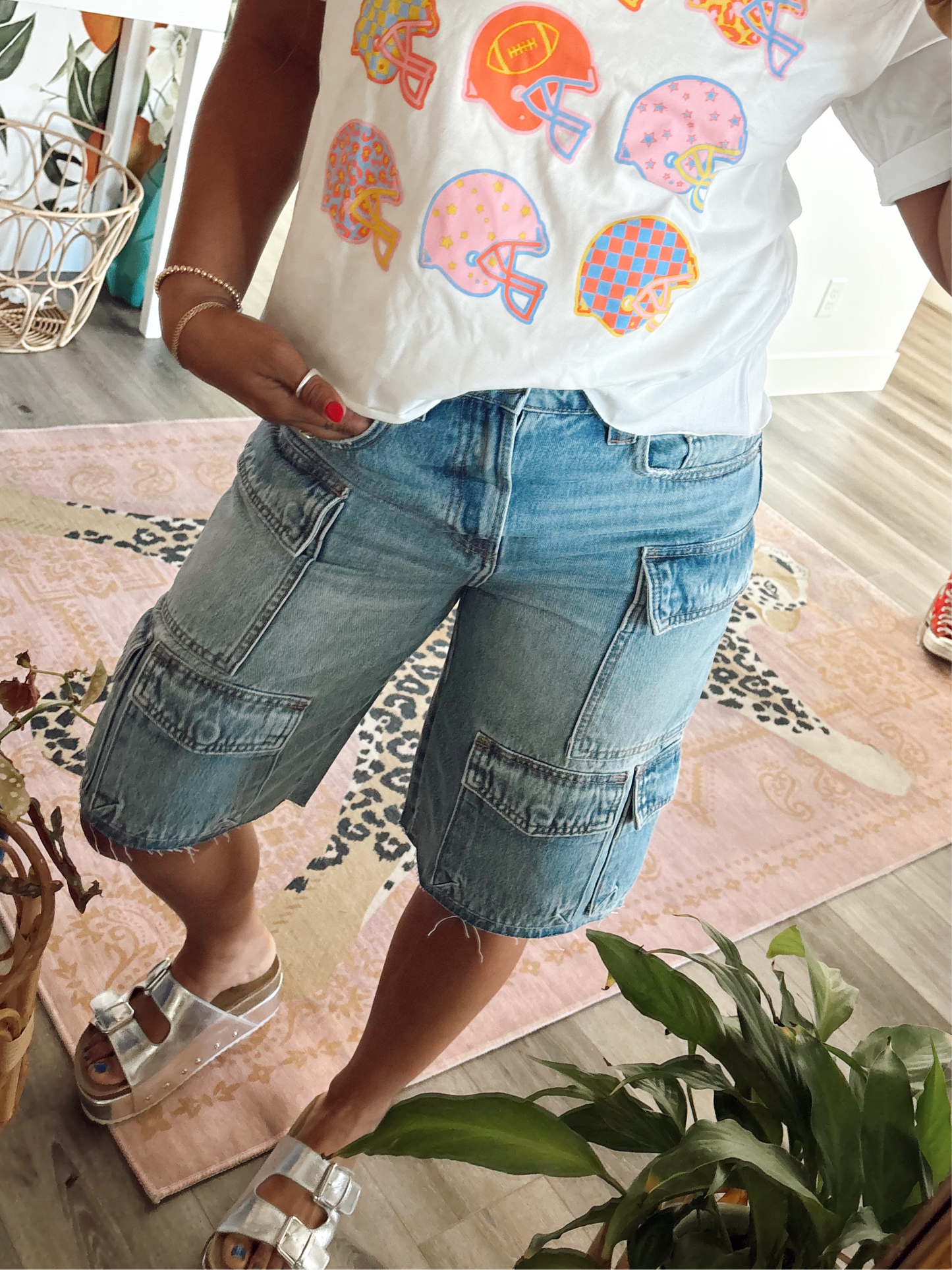 Medium Wash Cargo Baggy Shorts