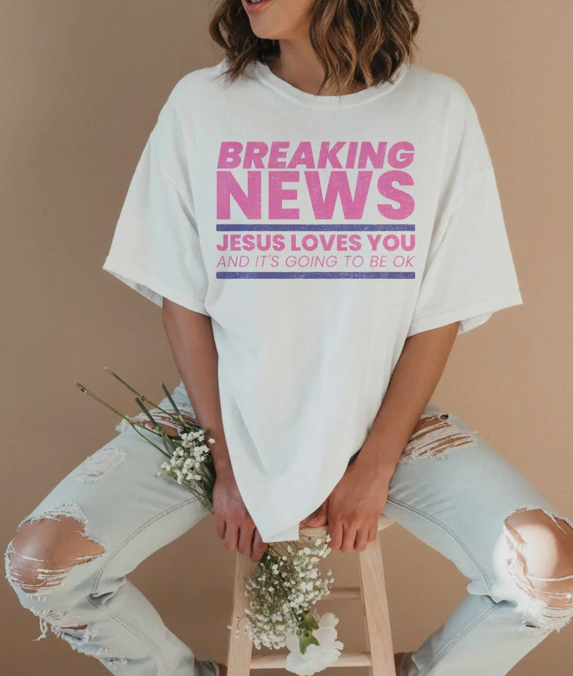 RESTOCK• OVERSIZED BREAKING NEWS GRAPHIC TEE