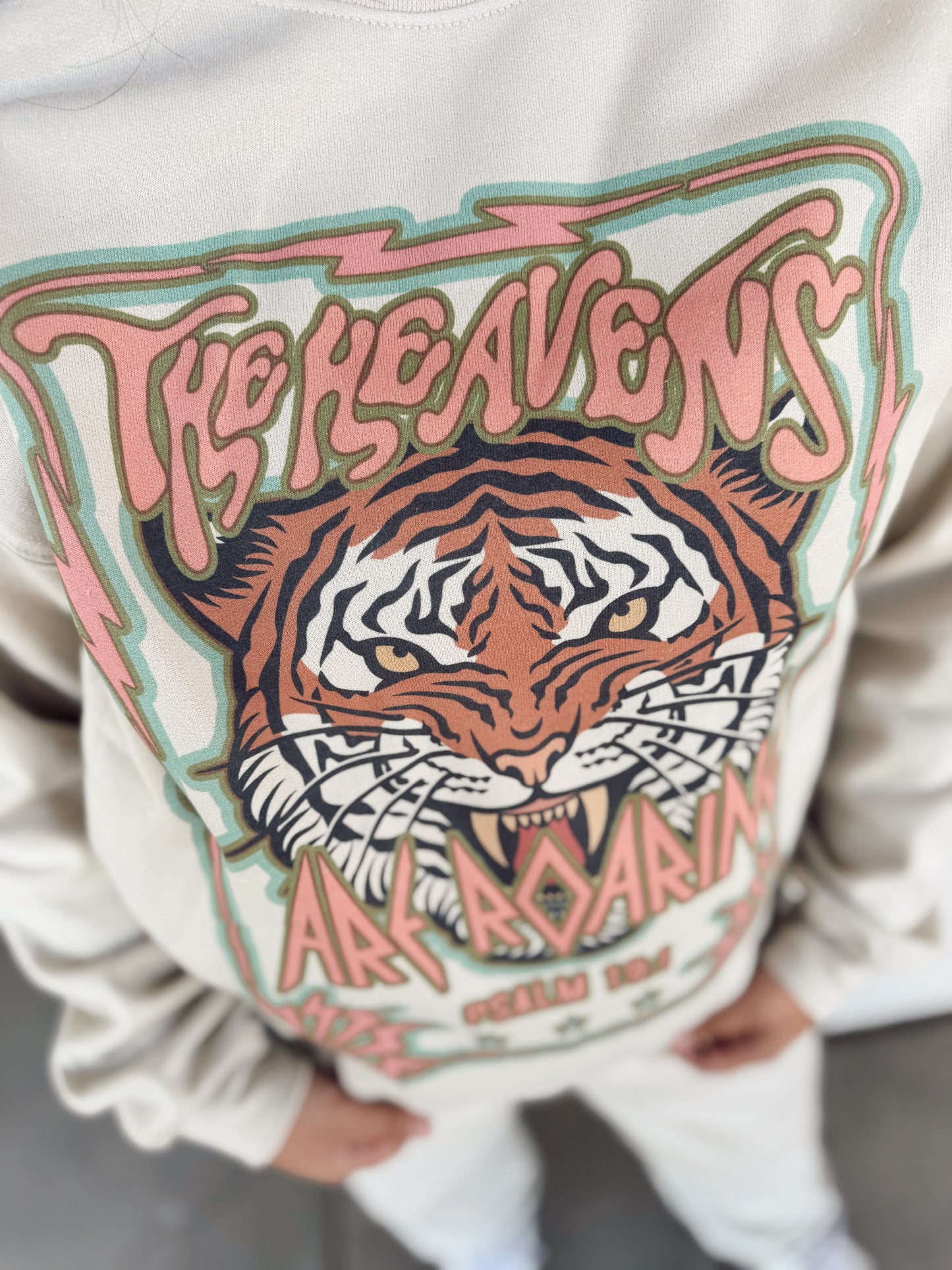Heavens are Roaring Sweatset