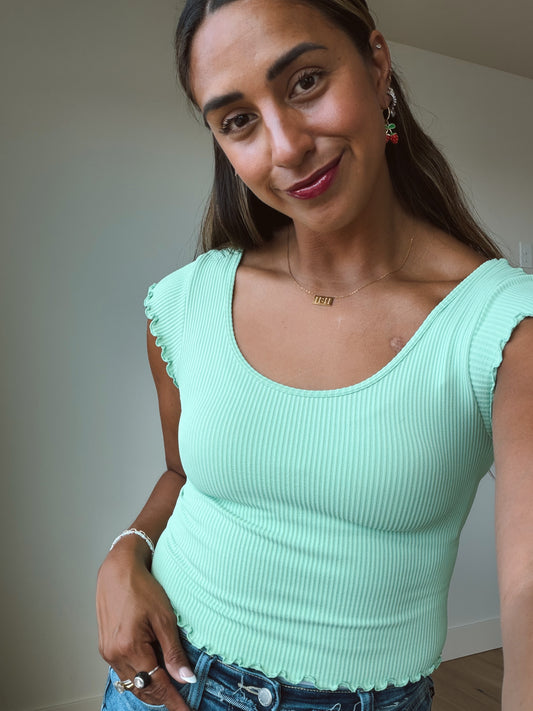 Knit Seamless Ribbed Merrow Detail Crop Top || light grass green
