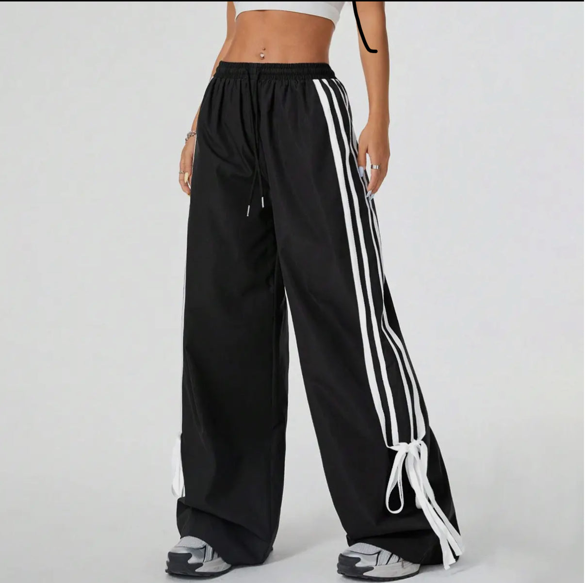 Slim High-Waisted Wide-legged Trousers