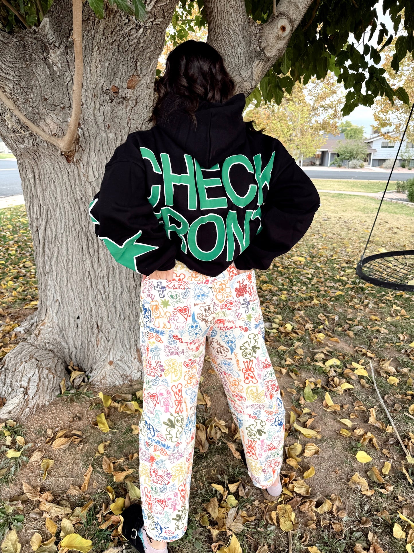 Graphic Barrel Jeans